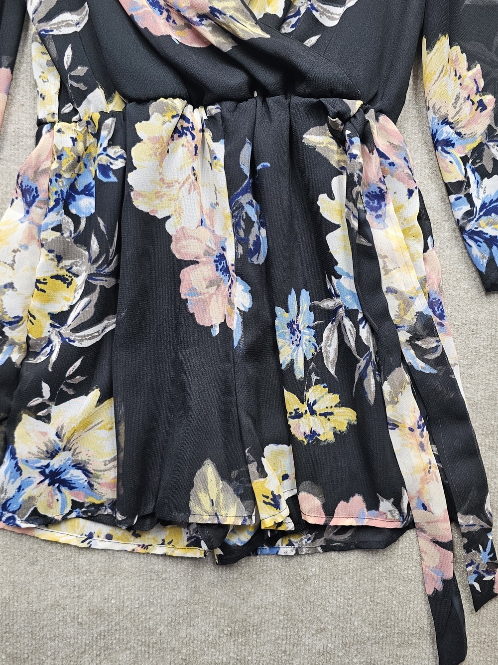 Bailey Blue Y2K Floral Romper Small Bell Sleeve Deep Plunge Boho - Picture 9 of 16